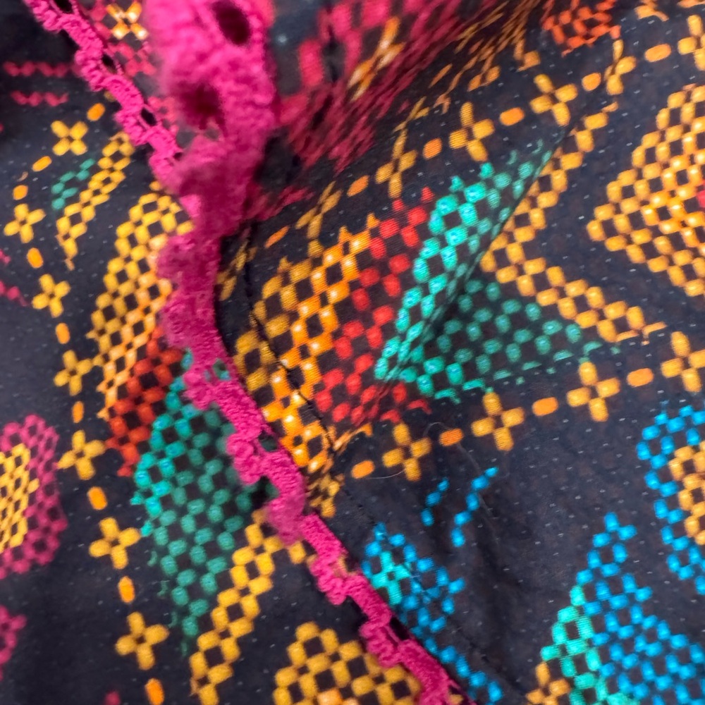 FARM RIO Yawanawa Flutter Sleeve Top - Picture 4 of 7